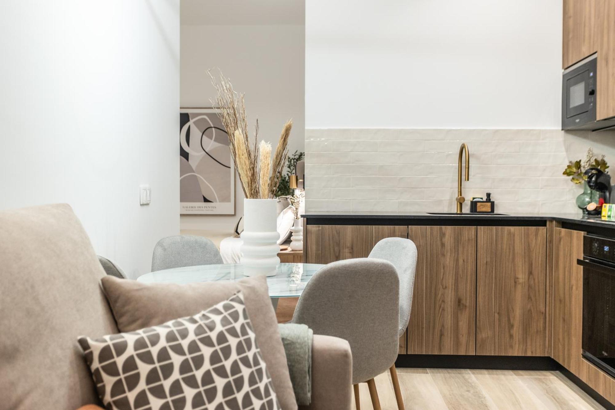 Suite Deluxe Valencia - Aiora Apartments Buitenkant foto